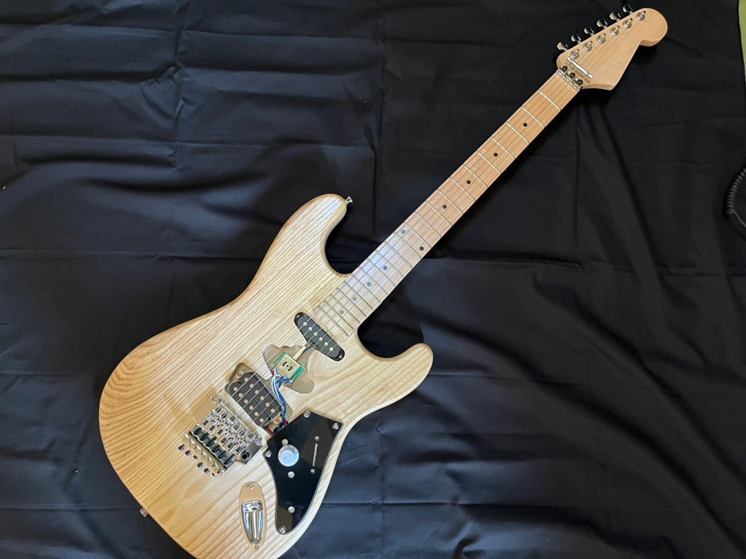 エレキギター ① メーカー不明 ヴァンヘイレン フランケン用