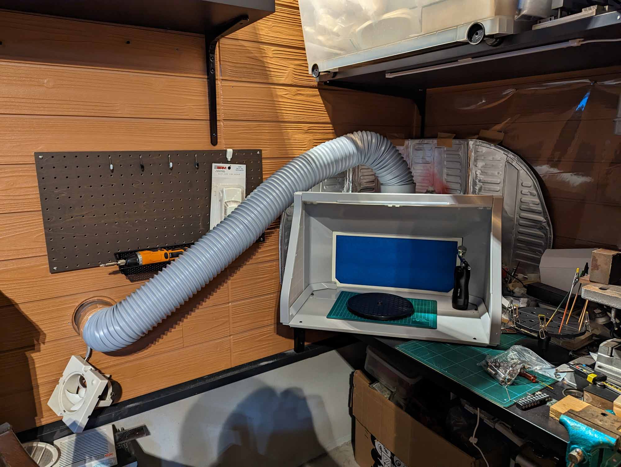 URLIFEの塗装ブース | モータージャーナリスト・中村コージンのネタ帳