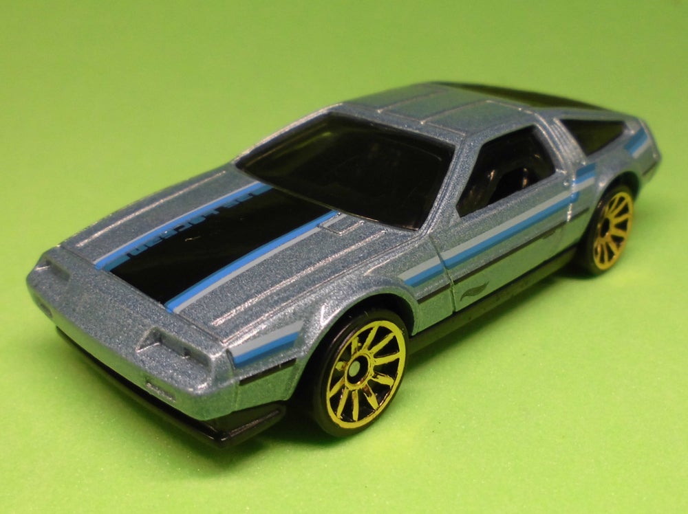 キャラウィール デロリアン Ⅰ、Ⅱ、Ⅲカスタム品 & ケース Brahim