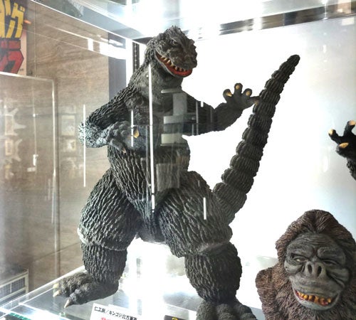 キンゴジNATO基地を襲う キンゴジ、NATO基地襲撃 : ゴジラだらけ