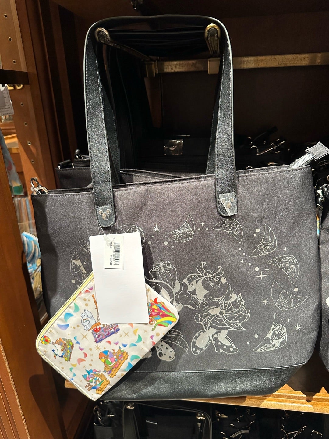 本日のパークレポート（ハーモニー・イン・カラーグッズ売り場も