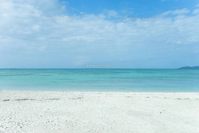星砂がとれる竹富島カイジ浜[10573002762]の写真・イラスト素材