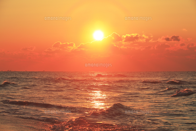海と朝日[10816008355]の写真・イラスト素材｜アマナイメージズ