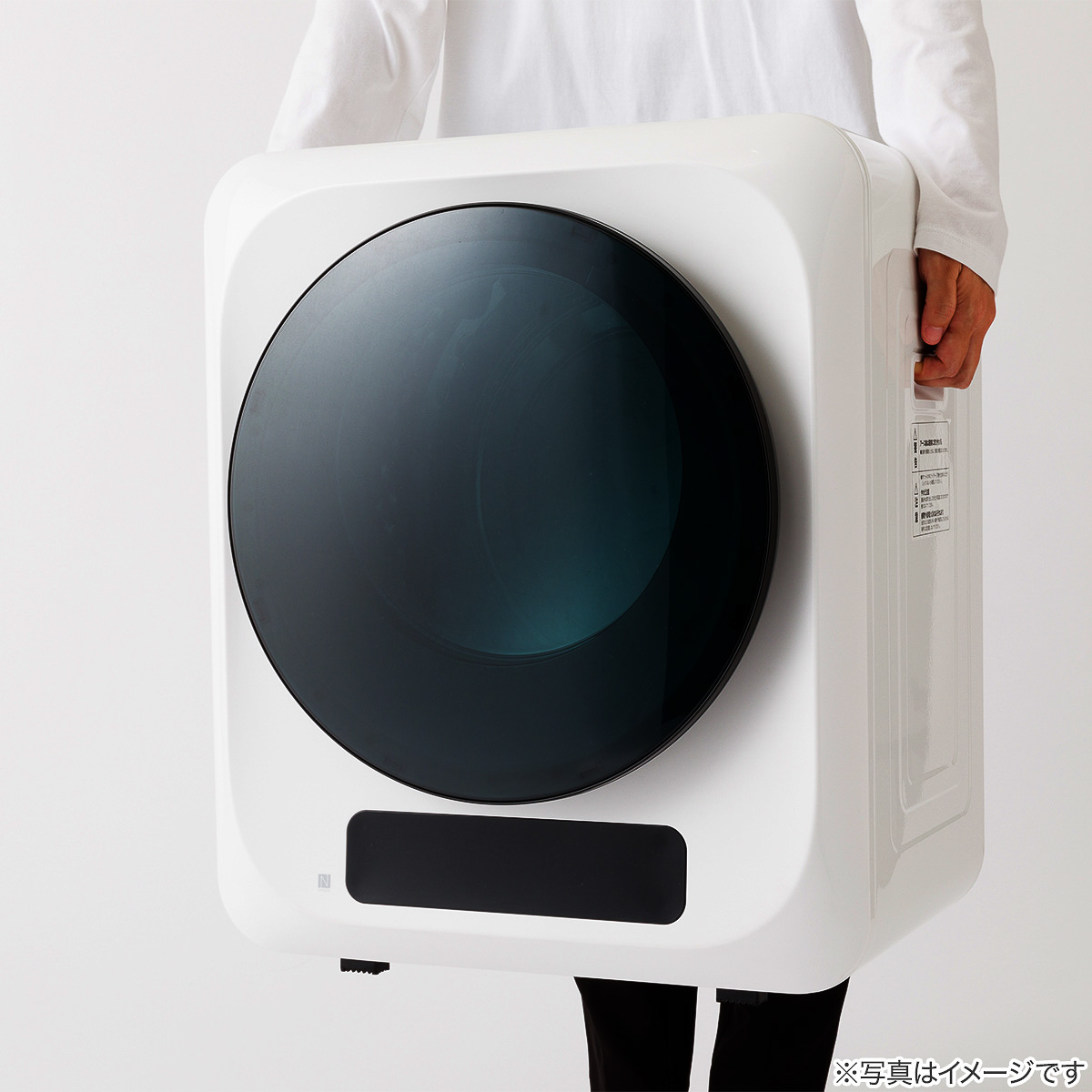 超コンパクトで設置工事不要。ニトリの「3kg衣類乾燥機」は洗濯物が