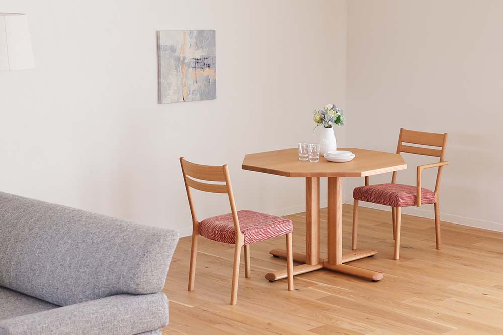 NEO TABLE 八角形 1本脚 | 【公式】飛騨の家具『株式会社シラカワ』