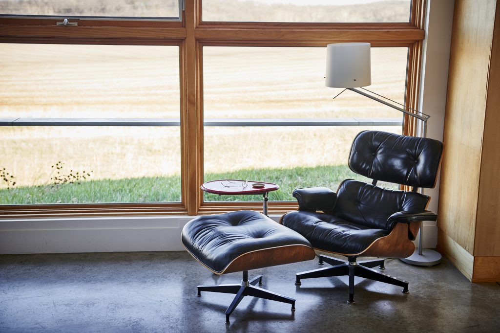 プロが選ぶ！】照明でミッドセンチュリーインテリアを完成させる