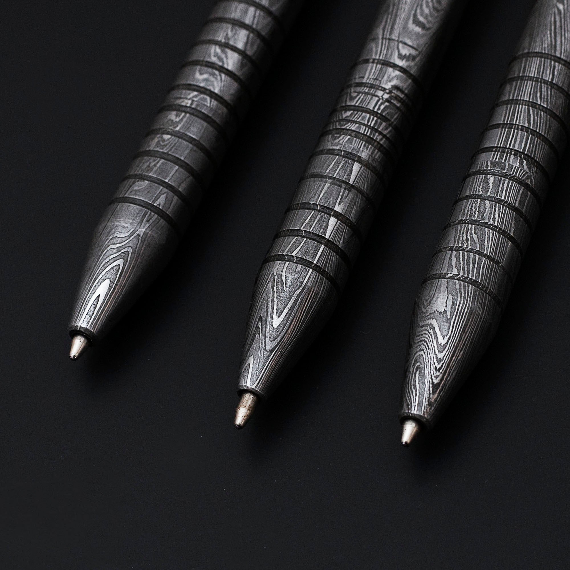 あなただけの一本 削り出しの技法が魅せるダマスカスの波紋｜マクアケ