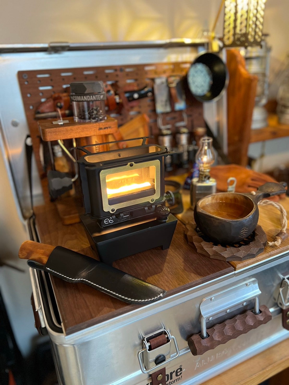 マルチに使えるコンパクト石油ストーブ！職人の技が創るE.Nストーブ第