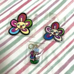 BTS V（テテ）】ARTIST-MADE フラワーブローチグッズ - メルカリ