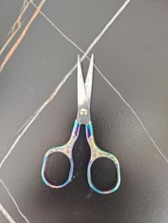 虹色装飾ハンドルのはさみ - メルカリ