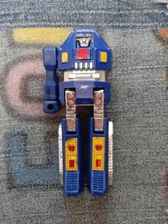 ビーストウォーズ トランスフォーマー トーカ バンブルビー 新品 変身