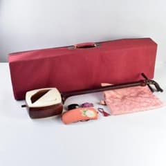 和楽器 弦楽器 唐木紫檀棹 金細三味線 ハードケース付 M R9317B - メルカリ