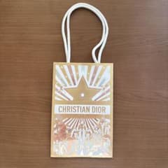 ディオール 2025年 ホリデー限定 ショッパー クリスマス 紙袋 - メルカリ