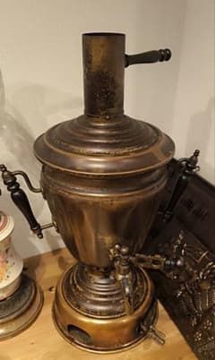 サモワールと呼ばれるロシアの伝統的な湯沸かし器 - メルカリ