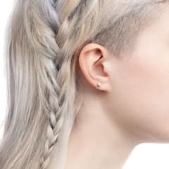 ヒロタカ 両耳 K18 CASCADE ダイヤモンド ピアス 18K 0.07 - メルカリ