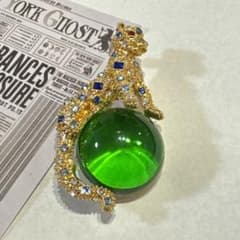 ヴィンテージ アクセサリー ブローチ 虎 動物 グリーンストーン レトロ