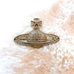 2026年最新】viviennewestwood ブローチの人気アイテム - メルカリ