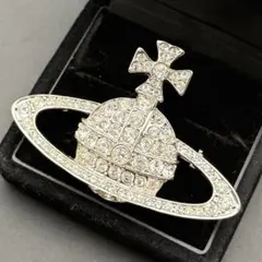 2026年最新】viviennewestwood ブローチの人気アイテム - メルカリ
