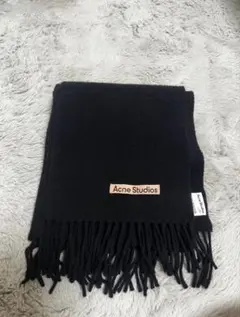 2026年最新】acne studios マフラー ブラックの人気アイテム - メルカリ