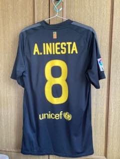 イニエスタ エミレーツFC レプリカユニフォーム 8番 新品 サイン入り