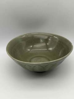 宋時代青磁越窯刻花卉文碗唐物古賞物時代物旧家蔵出し(A-65)