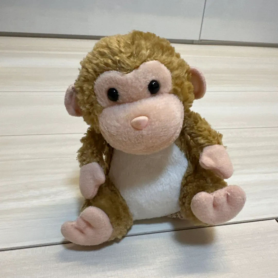 2026年最新】三英お猿ぬいぐるみの人気アイテム - メルカリ