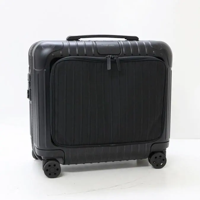 RIMOWA Essential Sleeve コンパクト 黒 しゅっぴー様