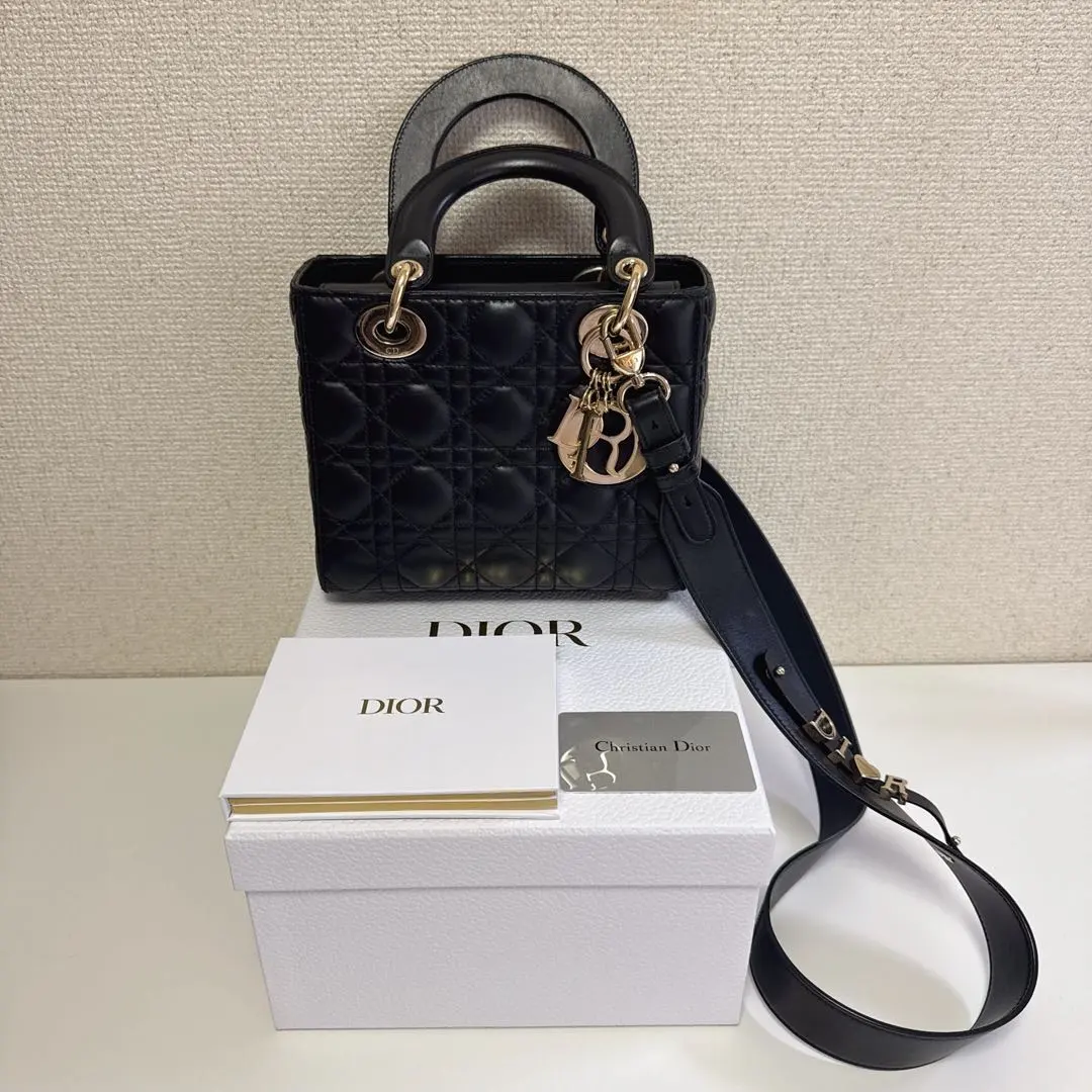 2026年最新】レディディオール バッジの人気アイテム - メルカリ