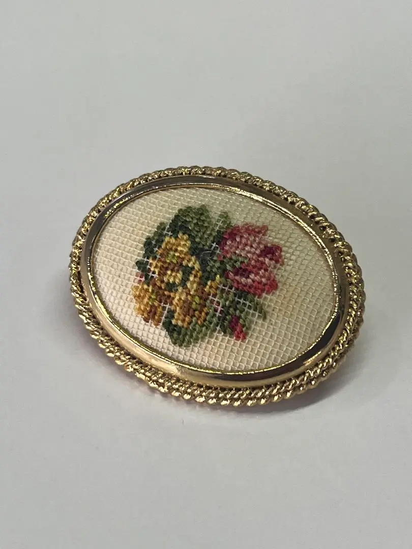 2026年最新】プチポワン ブローチの人気アイテム - メルカリ