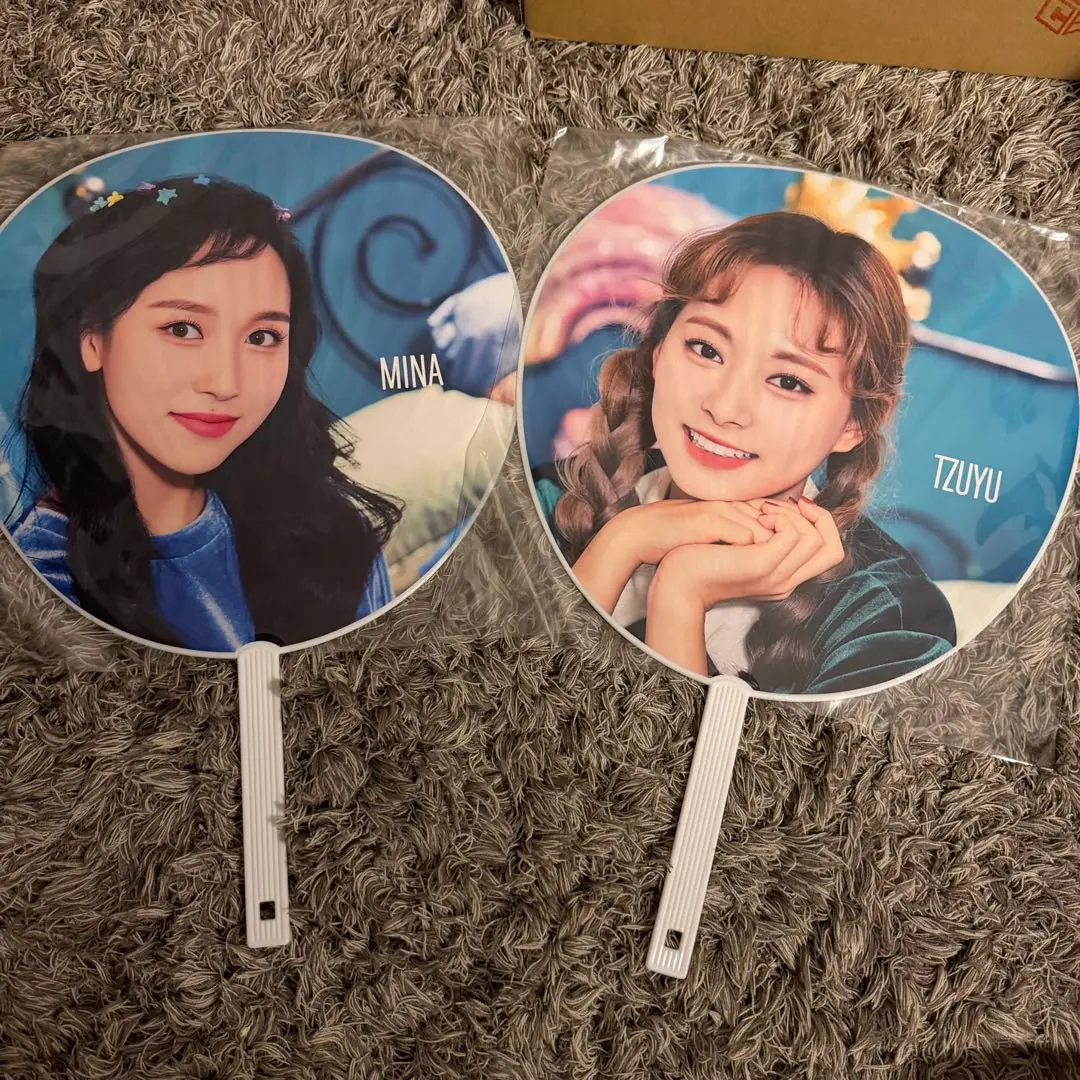 2026年最新】twiceサイン入りうちわの人気アイテム - メルカリ