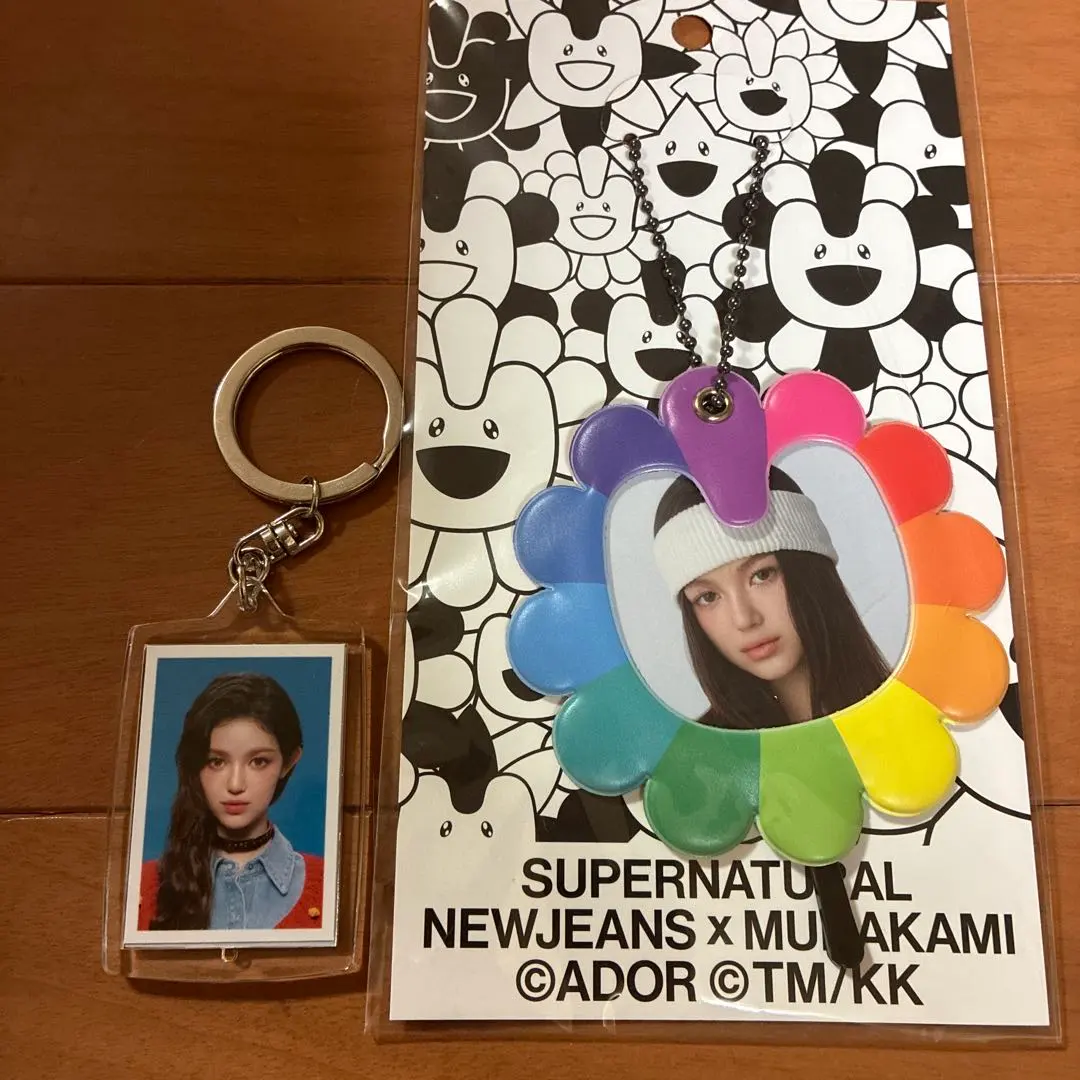 2026年最新】NewJeans×MURAKAMI うちわキーリングの人気アイテム