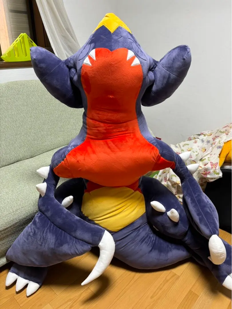 大きなガブリアスクッション