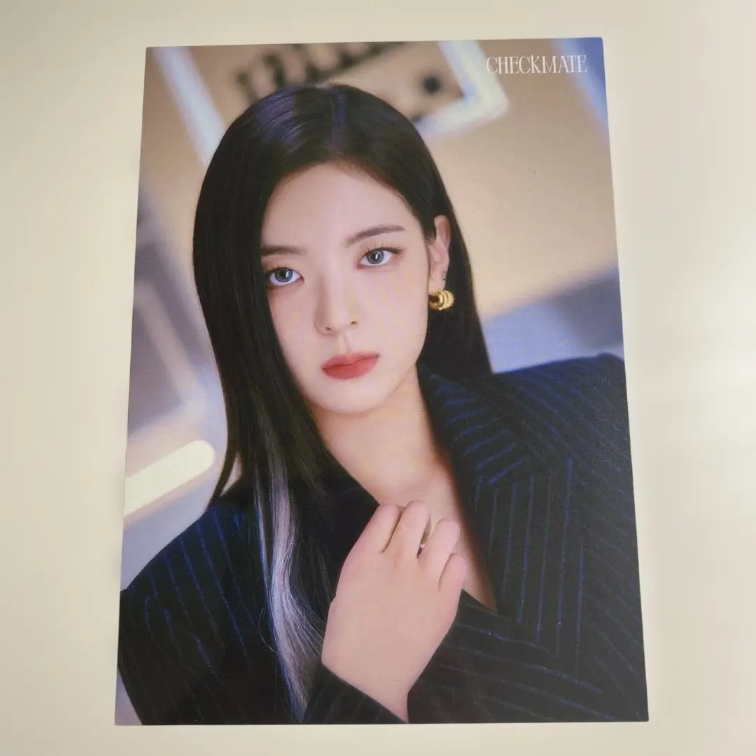 2026年最新】グループ名：ITZY 写真・チェキの人気アイテム - メルカリ