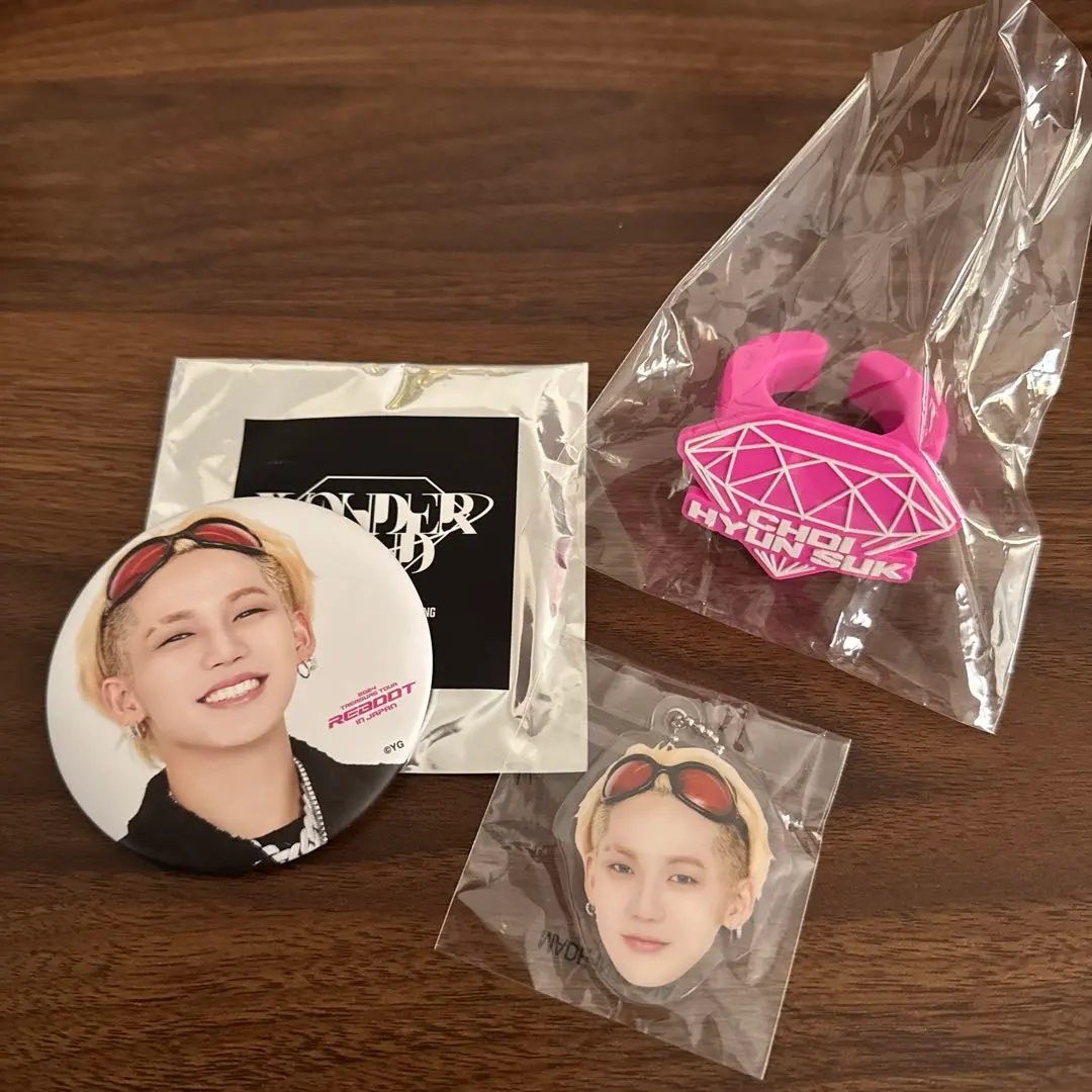 2026年最新】treasure ペンライト キーリングの人気アイテム - メルカリ