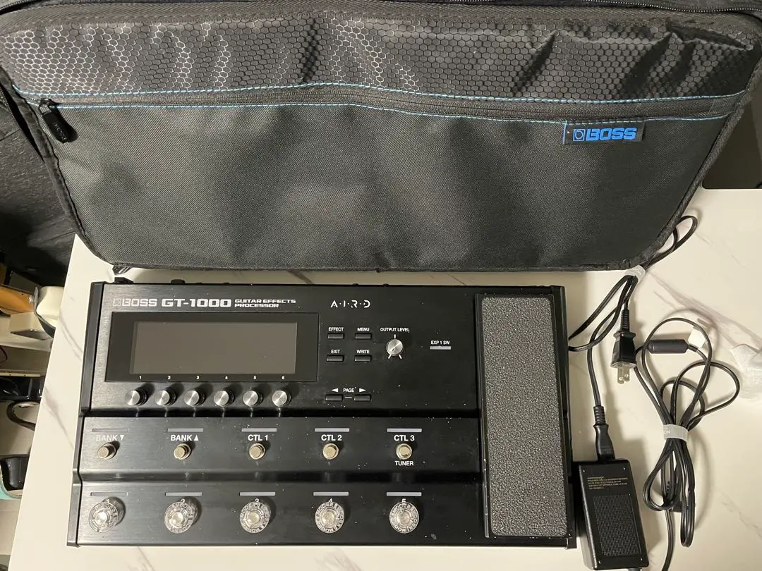 週末限定値下げBOSS GT-1000 マルチエフェクター 汎用ケース付き