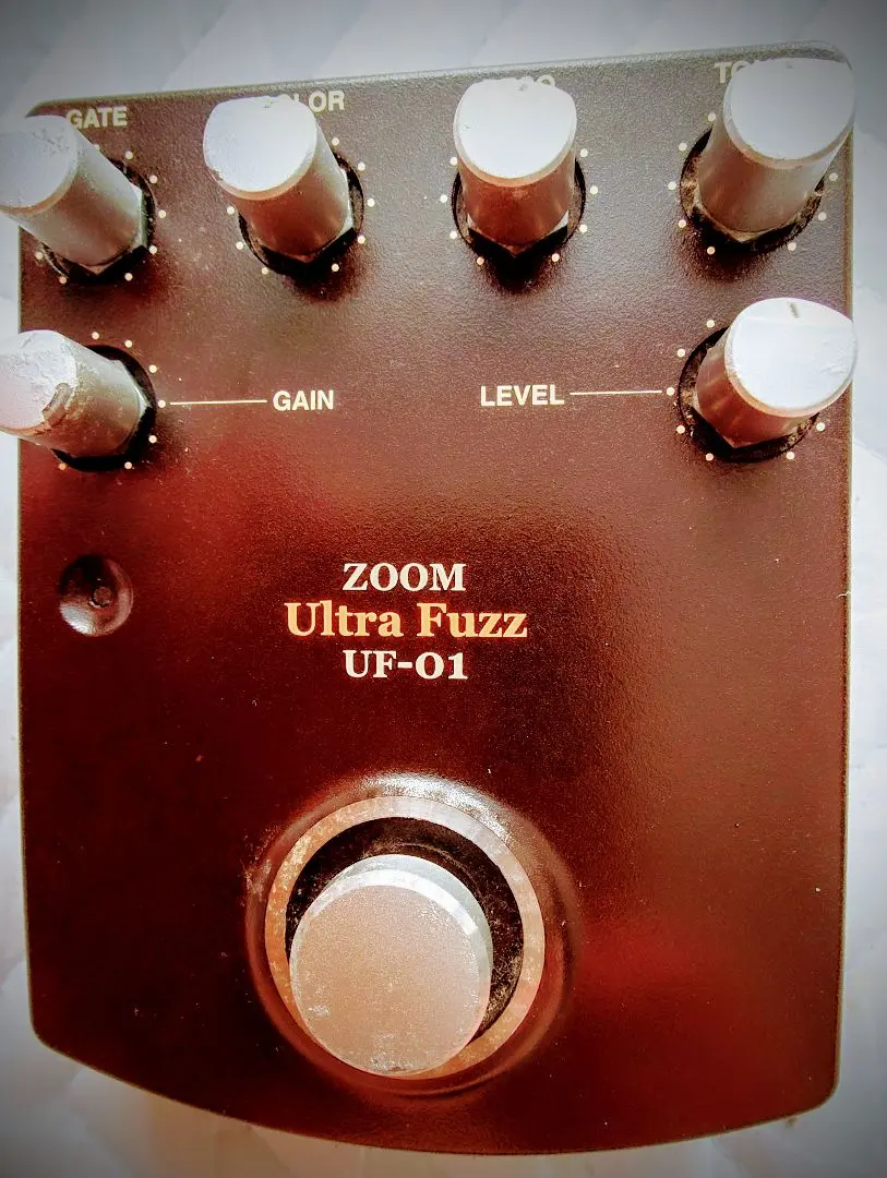 ZOOM Ultra Fuzz UF-01 ファズ 発振 エフェクター