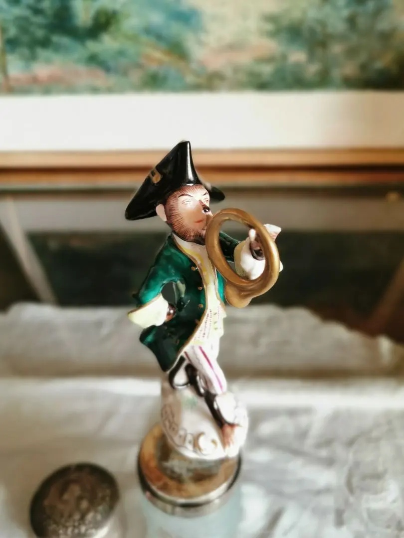 アンティークドイツ楽隊フィギュリン ホルンを吹く正装のモンキー 猿の