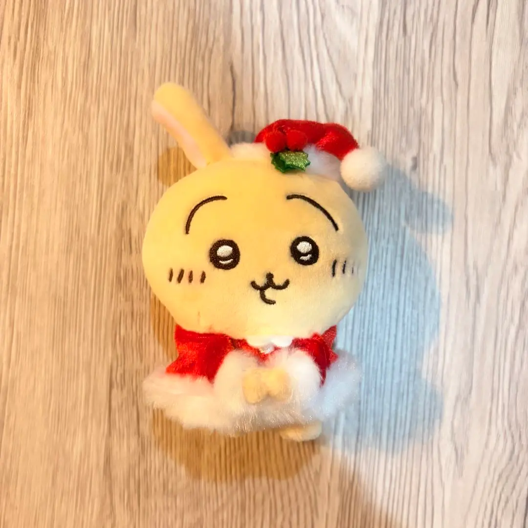 2026年最新】ちいかわサンタさんだ！持ちますマスコットうさぎの人気