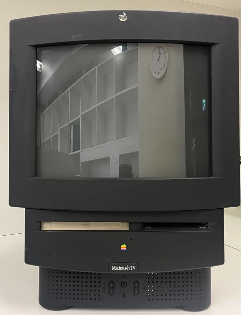 Apple Macintosh TV 1993 黒 キーボード付き The Macintosh TV is a PC with built-in television capabilities