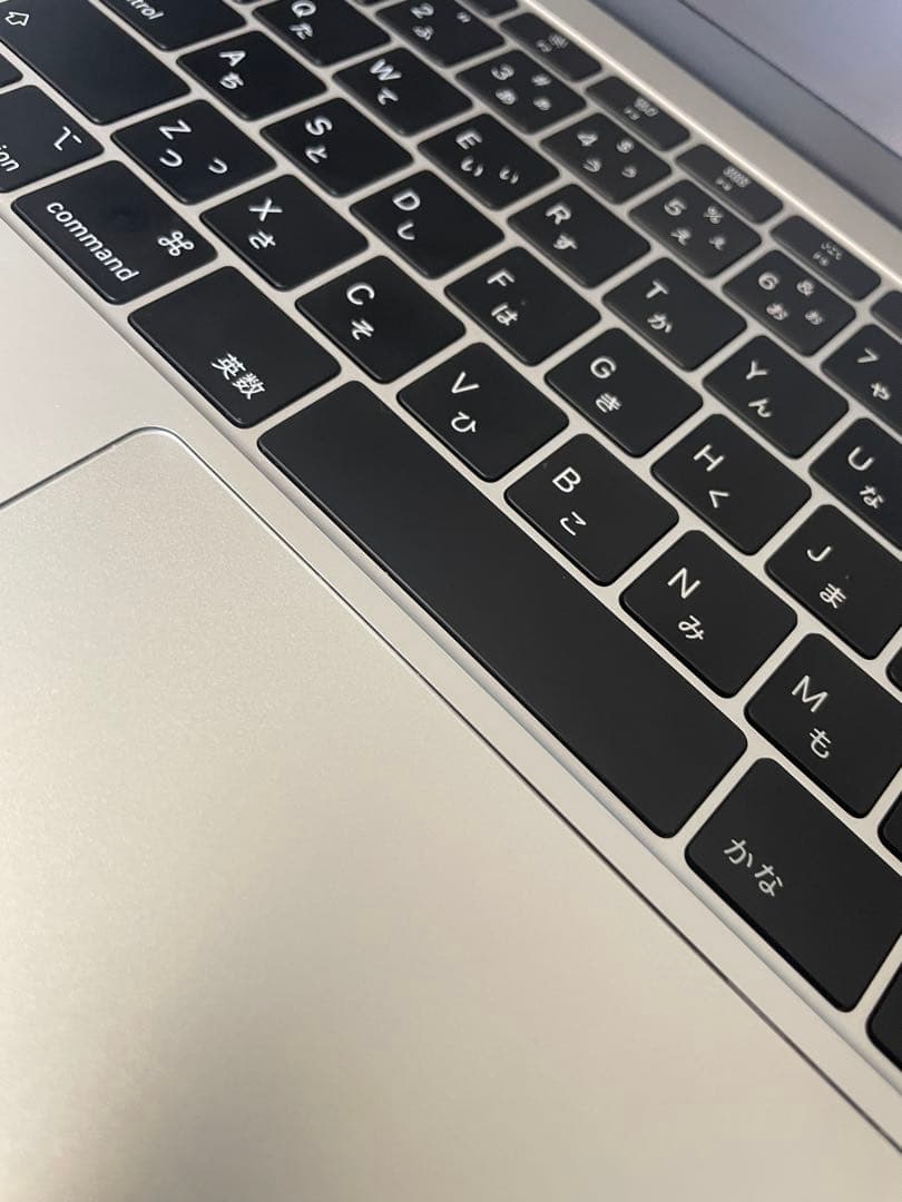 MacBook Air 13インチ シルバー 本体 箱、充電器付き