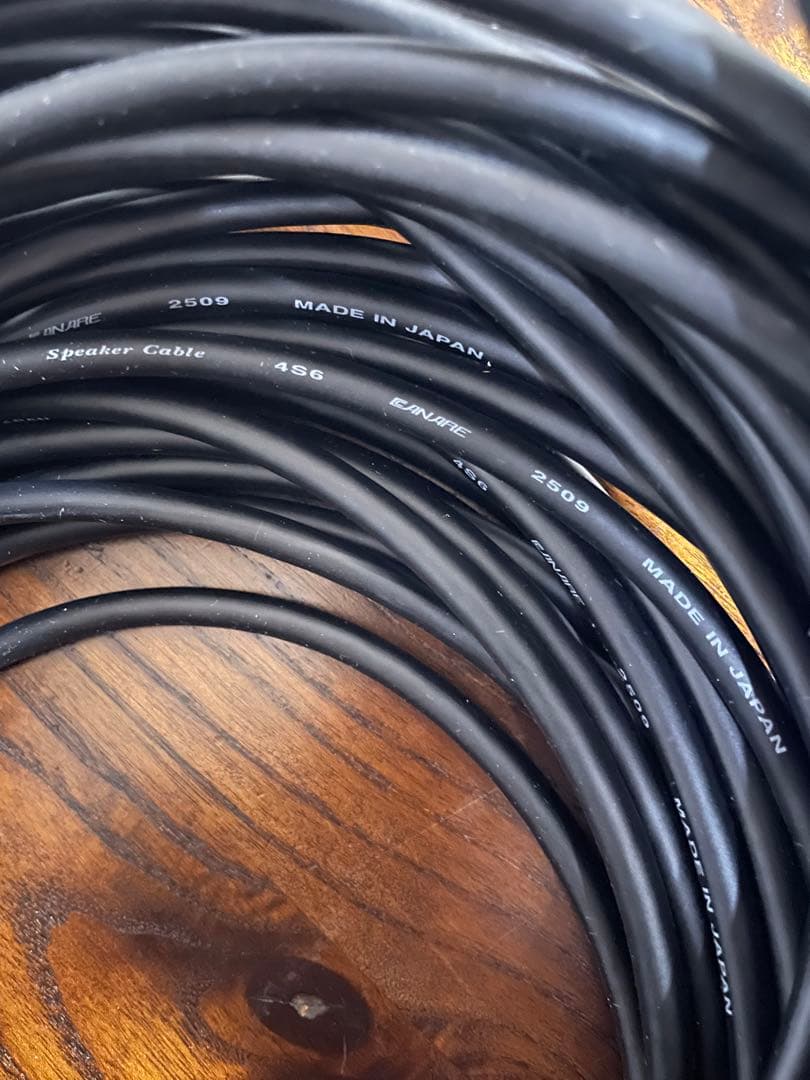スピーカーケーブル