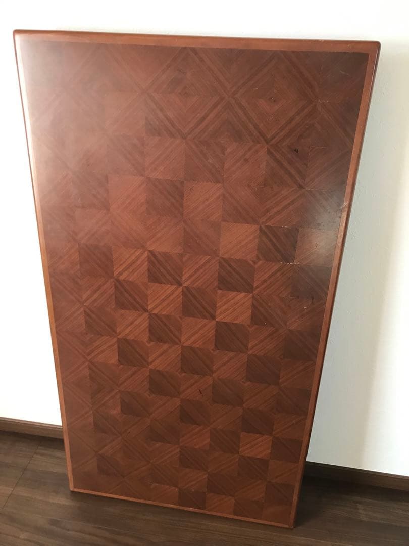 送料込み価格 Lotus 木製ダイニングテーブル 4本脚　矢張り柄