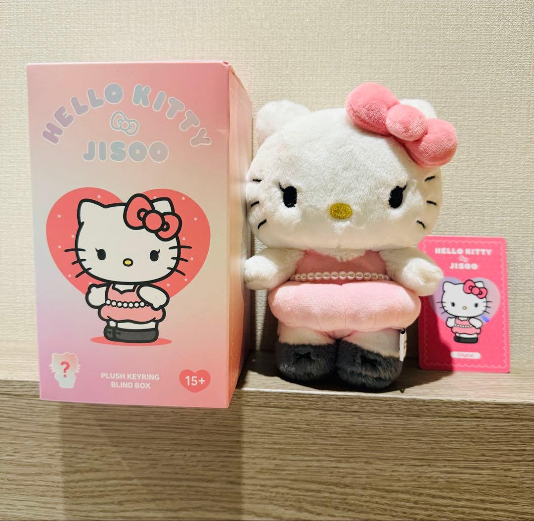 KITTY × JISOO キティ ジス ぬいぐるみ キーリング オリジナル - メルカリ