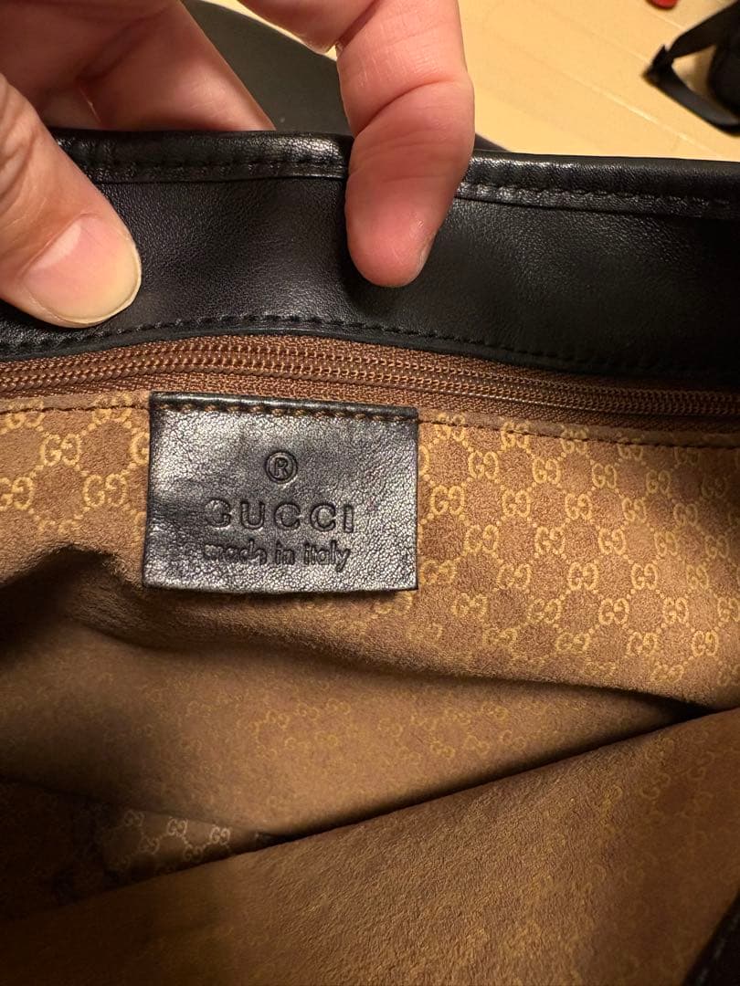 【未使用に近い】GUCCI グッチブラックレザー ショルダーバッグ