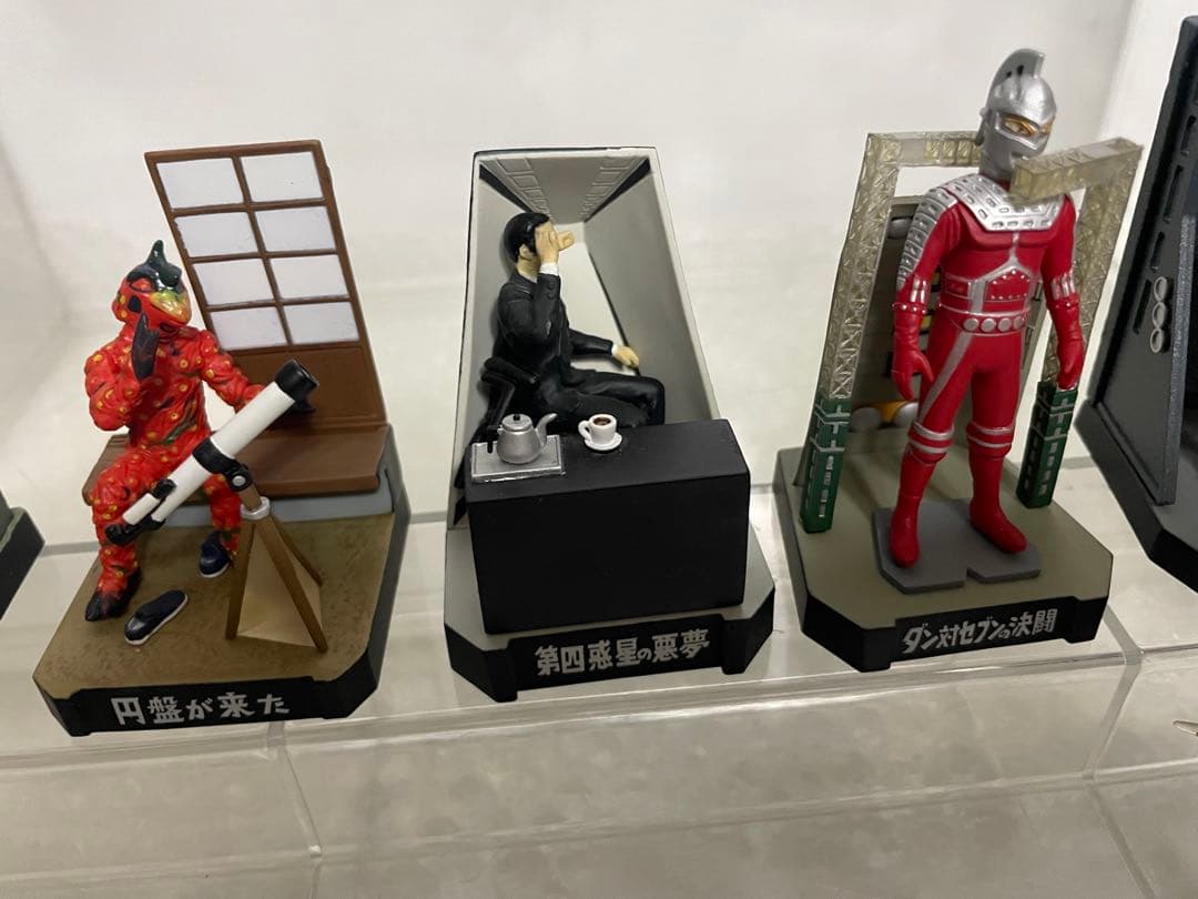 2.ウルトラ怪獣名鑑　13個セット ケース付き