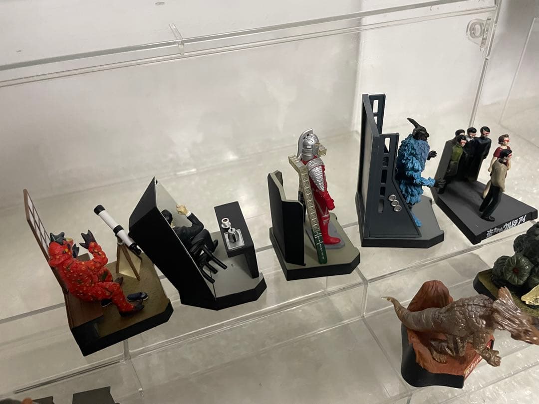 2.ウルトラ怪獣名鑑　13個セット ケース付き