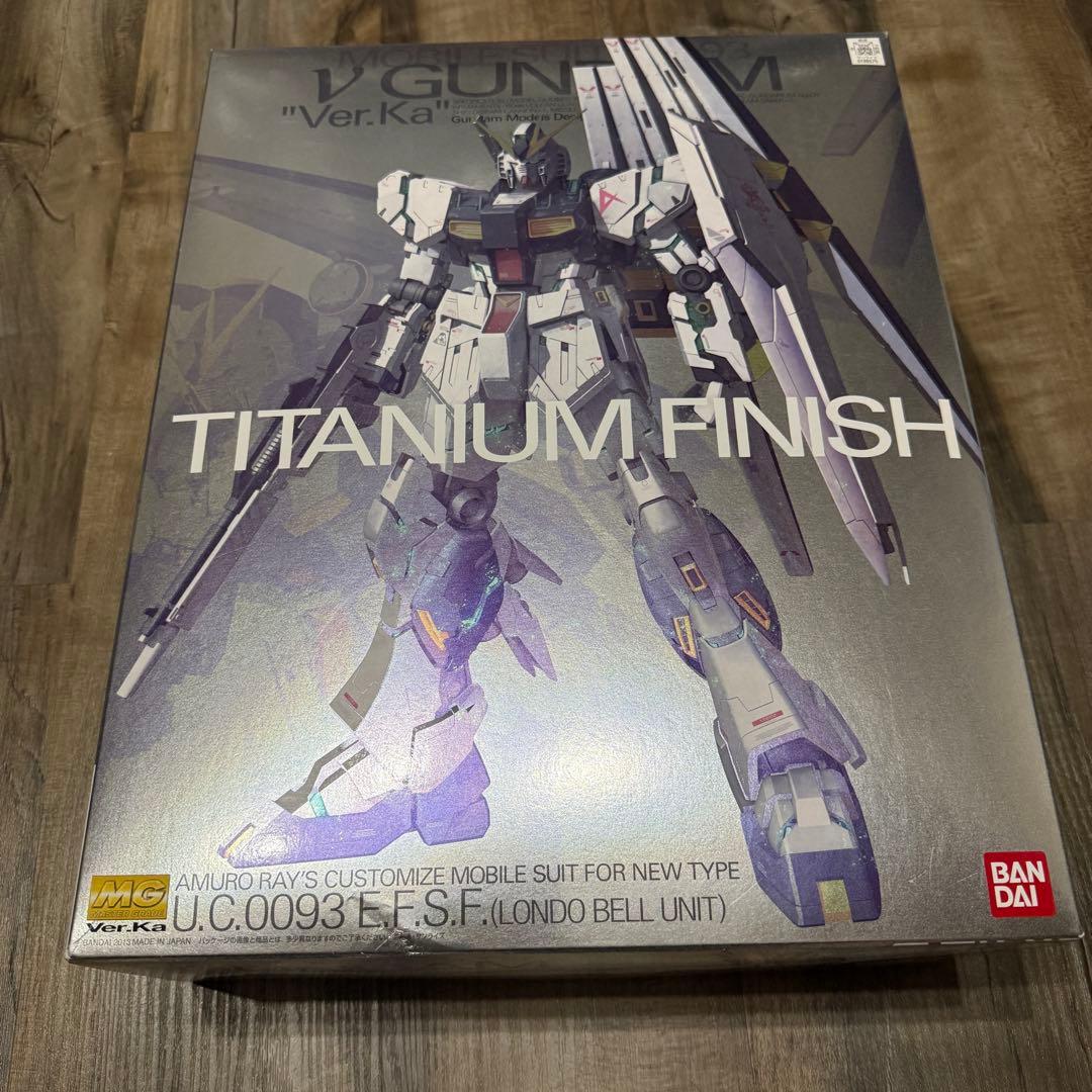 美品 1/100 MG ニューガンダム Ver.Ka チタニウムフィニッシュ MG 1/100 RX-93 νガンダム 〔Ver.Ka〕 チタニウムフィニッシュ