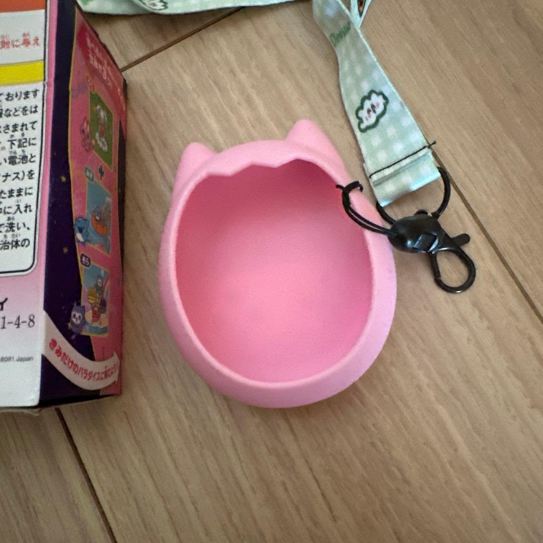 たまごっちパラダイス　ケースとストラップ付き、電池入り