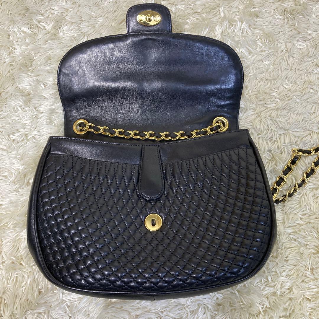 【極美品】✨BALLY キルティング　チェーンショルダーバックBK ゴールド金具