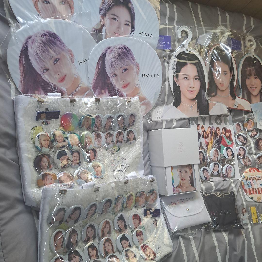 NiziU グッズまとめ売り サイン NiziU Official Website